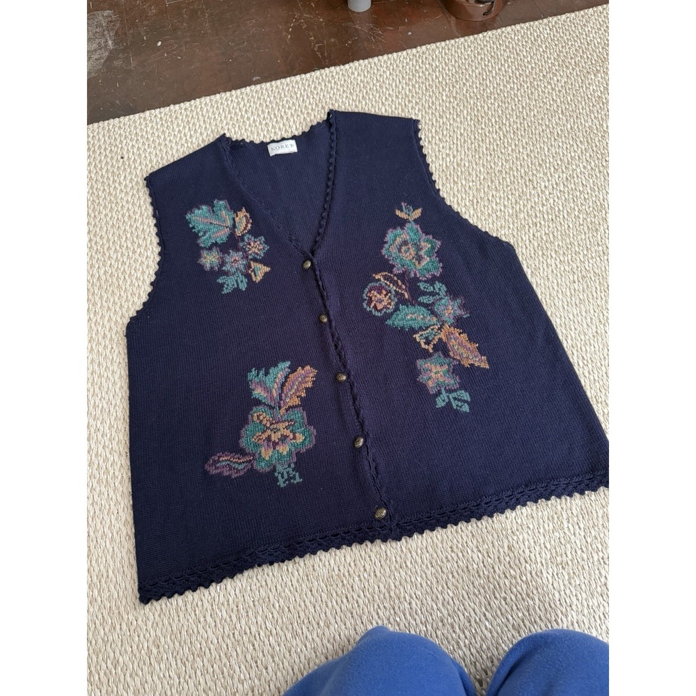 Vintage Cottagecore Knit Embroidered Sweater Vest. Country Cottage Floral Large
